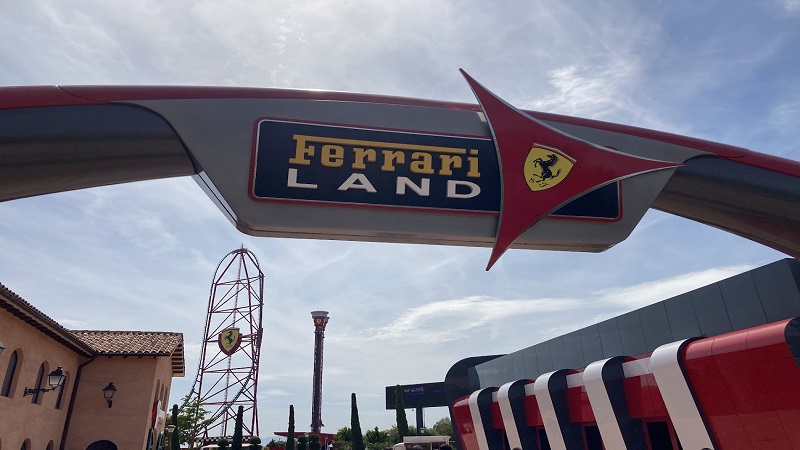 Test de Red Force à Ferrari Land!